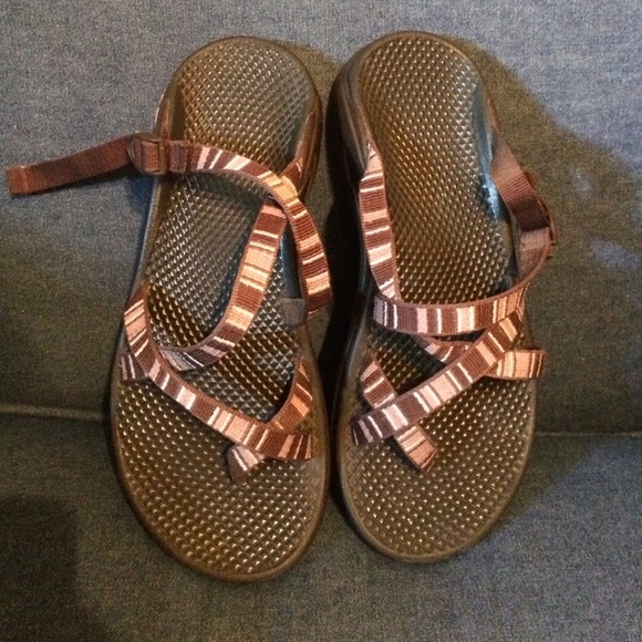 Chacos with toe strap and no back