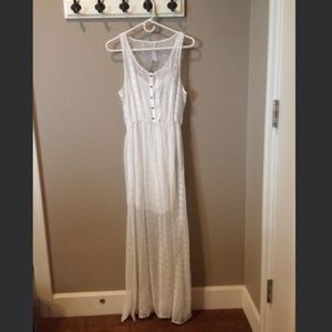 White maxi dress