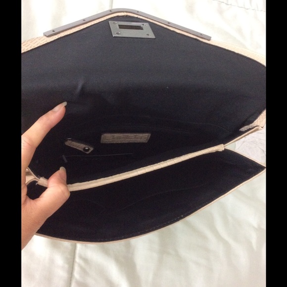 BCBG Paris Cluth - Picture 2 of 4