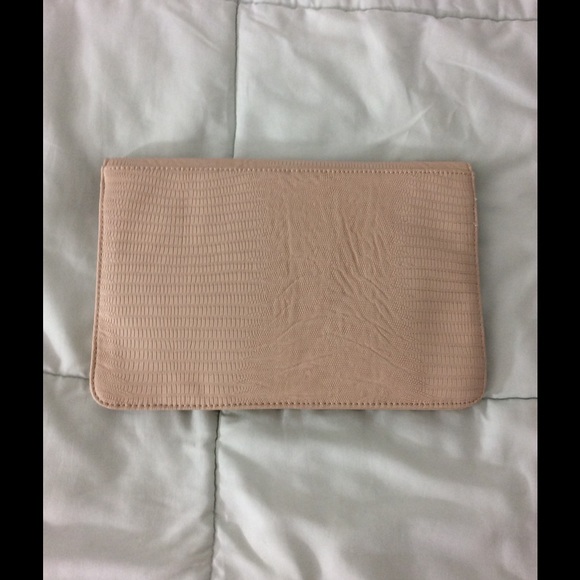 BCBG Paris Cluth - Picture 4 of 4