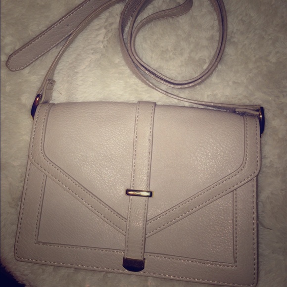 Forever 21 Handbags - Forever 21 Faux Leather Crossbody