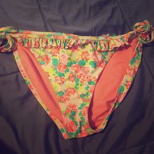 Floral ruffle bikini bottoms