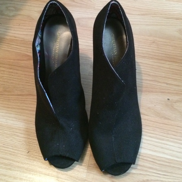 Black shoes