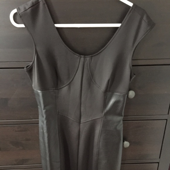 Short Guess black dress