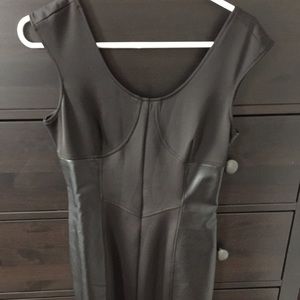 Short Guess black dress