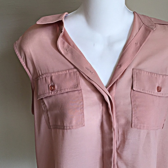 ❗️🚫SOLD❗️Blush of Lush Crop Top - Picture 2 of 3