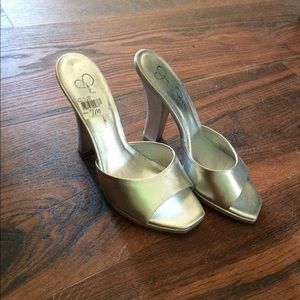 Silver Jessica Simpson heels size 7