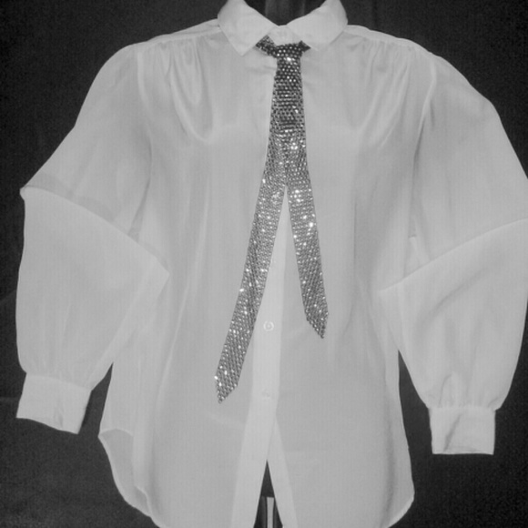 Trendy Studded accent tie