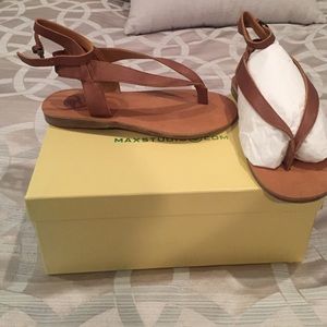Never been worn max studio women's sandal