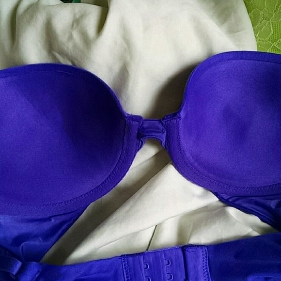 SOLD***Fabulous by Victoria Secret Plunge 32B - Picture 4 of 4
