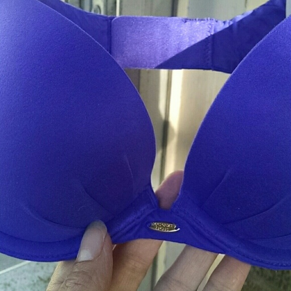 SOLD***Fabulous by Victoria Secret Plunge 32B - Picture 2 of 4