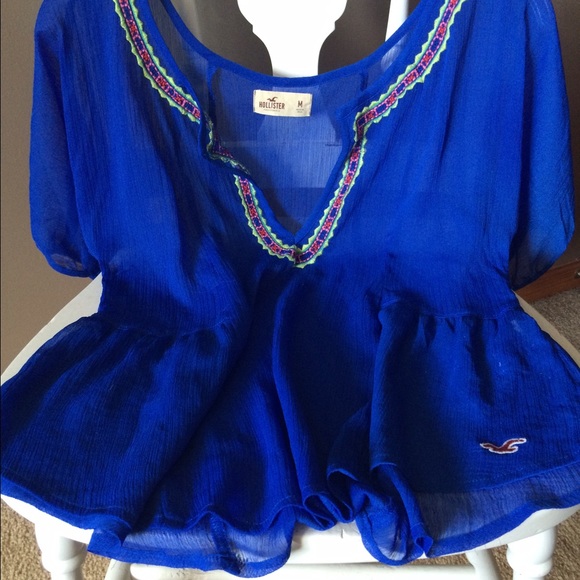 Hollister top