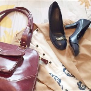 NWOT Authentic Gucci Navy Pump