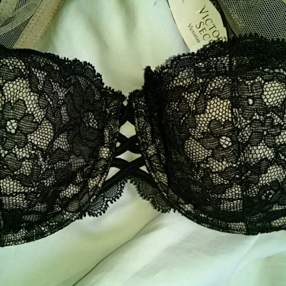 Victoria's Secret Balconet Bra 32C - Picture 2 of 4