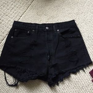 Black high waisted Levi shorts