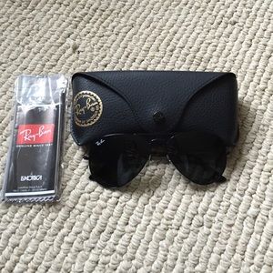 Ray Ban black aviators