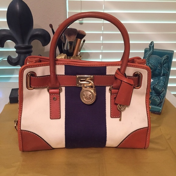 Michael Kors Mono Stripe East West Purse - Picture 2 of 4