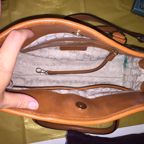 Michael Kors Mono Stripe East West Purse - Picture 4 of 4