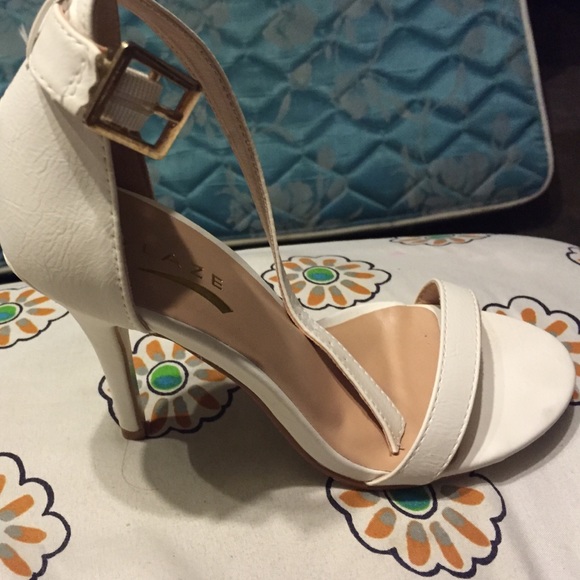 White heels - Picture 1 of 4
