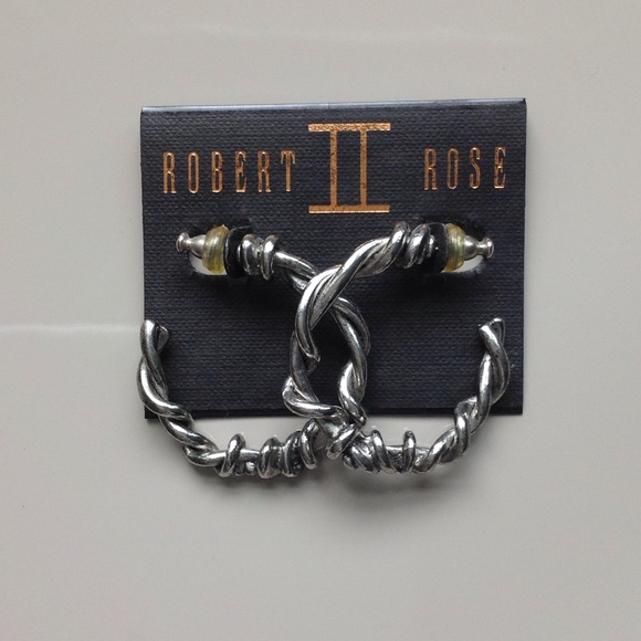 Pierced earrings - Picture 2 of 3