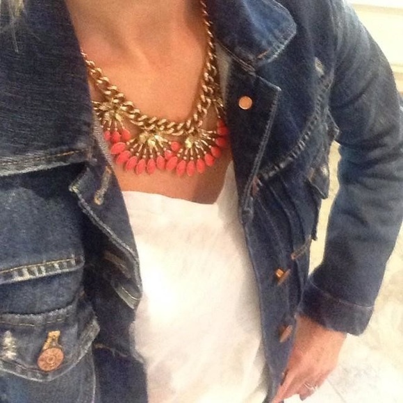 Stella & Dot Jewelry - Coral Cay statement necklace by Stella & Dot🌅💛