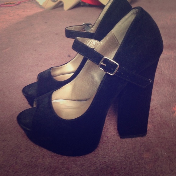Black  suede chunky heels 👯 Make an offer - Picture 1 of 3