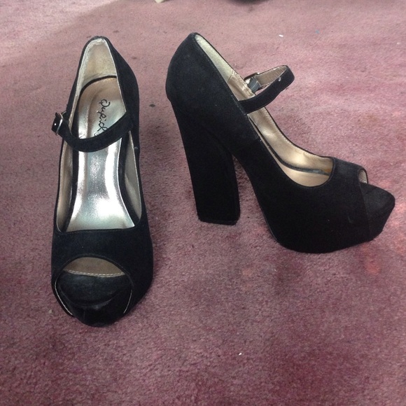 Black  suede chunky heels 👯 Make an offer - Picture 3 of 3