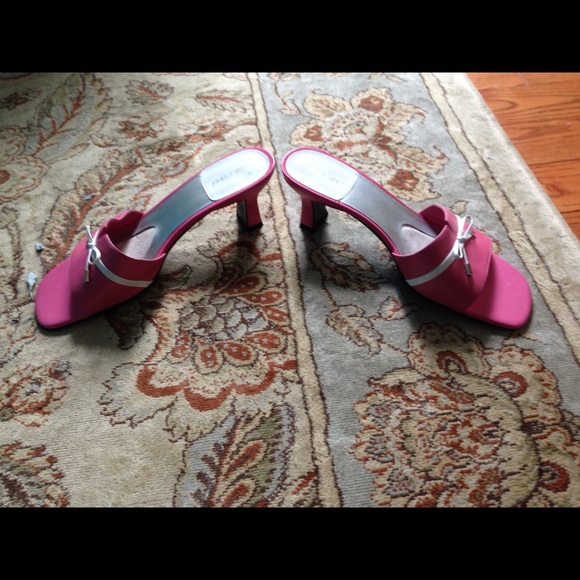 Pink and white kitten style heel 2.5 in