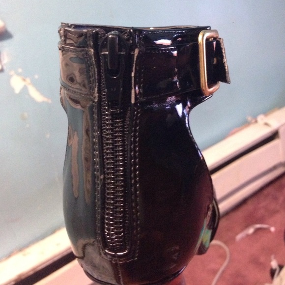 Patent Strappy Heels 💋 - Picture 4 of 4