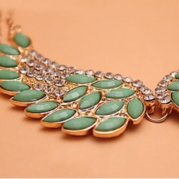 ❌ SOLD ❌ Gold Tone Angel Wings Statement Bib Necklace - Picture 2 of 2