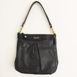 🎉HP🎉Authentic💯coach Black leather bag.