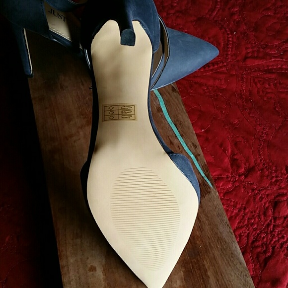 Shoes - Picture 4 of 4