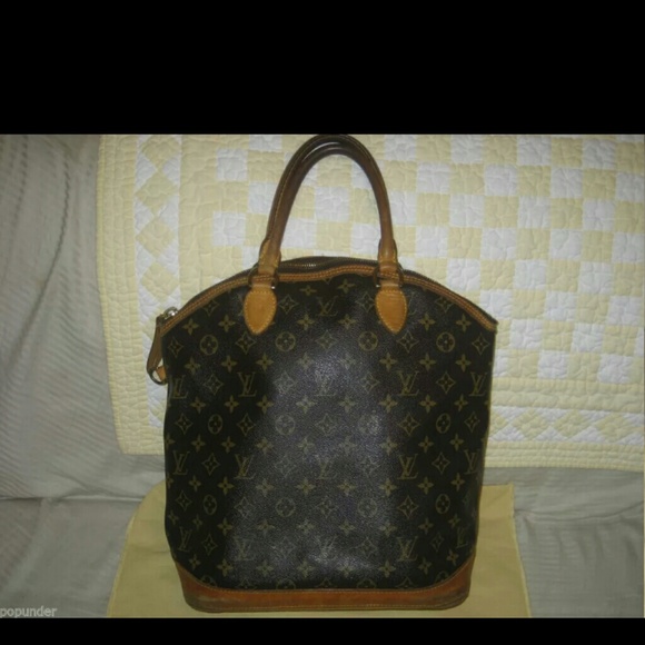 SOLD Authetic louis vuitton lockit gm