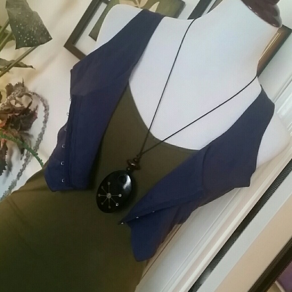 Divided Tops - Short navy blue crop tank-top/ vest
