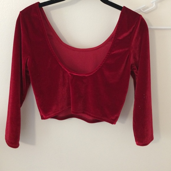 Red crop top - Picture 2 of 4