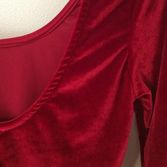 Red crop top - Picture 3 of 4