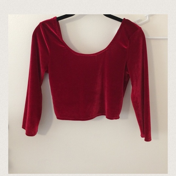 Red crop top - Picture 4 of 4