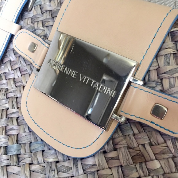 🔴sold in bundle | Adrienne Vittadini straw bag - Picture 2 of 4