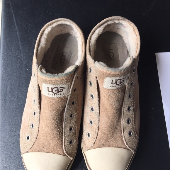 UGG  Tan tennis shoes