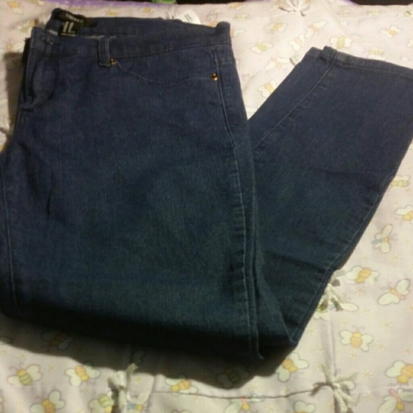 Forever 21 Skinny Jeans - Picture 2 of 3