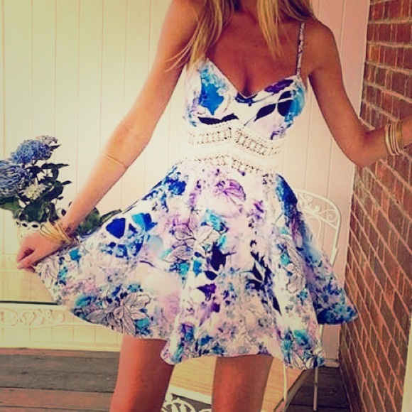 American Eagle Outfitters Dresses & Skirts - Blue floral lace sundress day dress short strappy