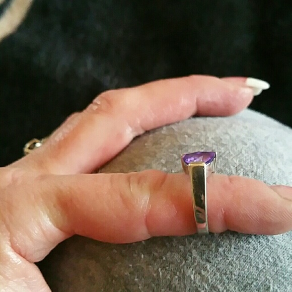 Ring - Picture 3 of 4