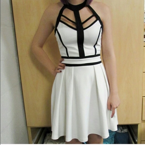 Black and white chic dress