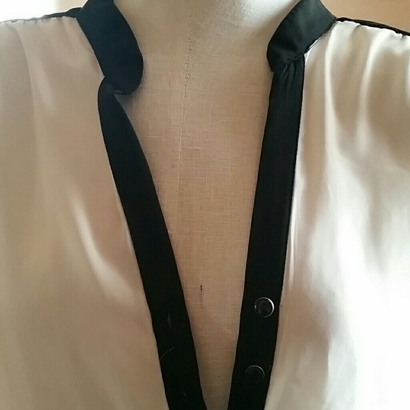 Blouse - Picture 3 of 4