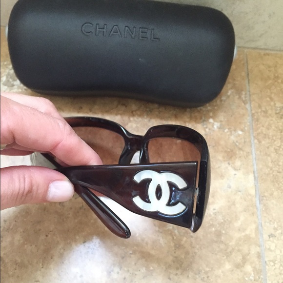 CHANEL Sunglasses