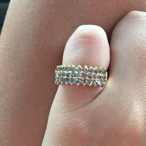 Gold ring with diamonds