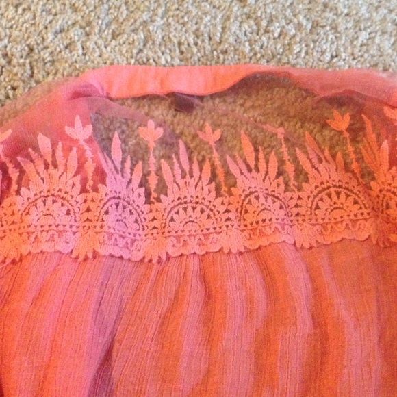 Button up top - Picture 3 of 3