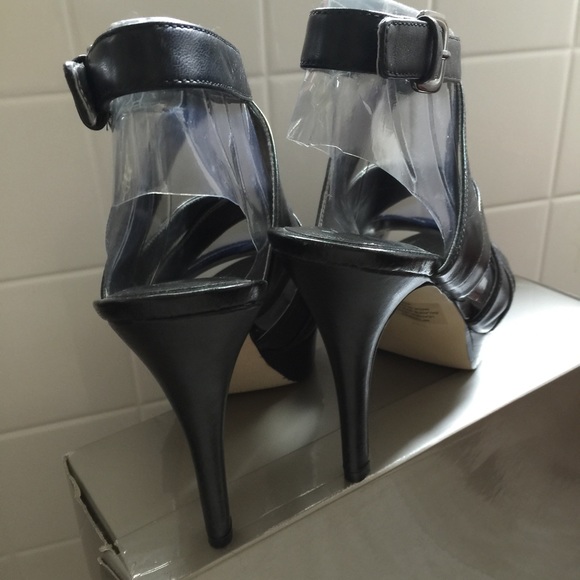Marc Fisher Stiletto Shoes - Picture 2 of 3
