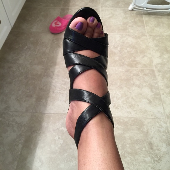 Marc Fisher Stiletto Shoes - Picture 3 of 3