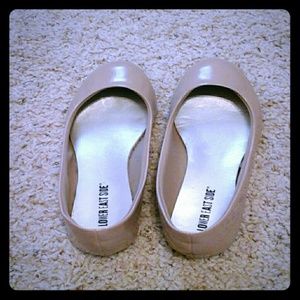 Nude flats